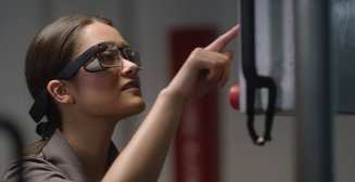 Google показала новые очки Google Glass