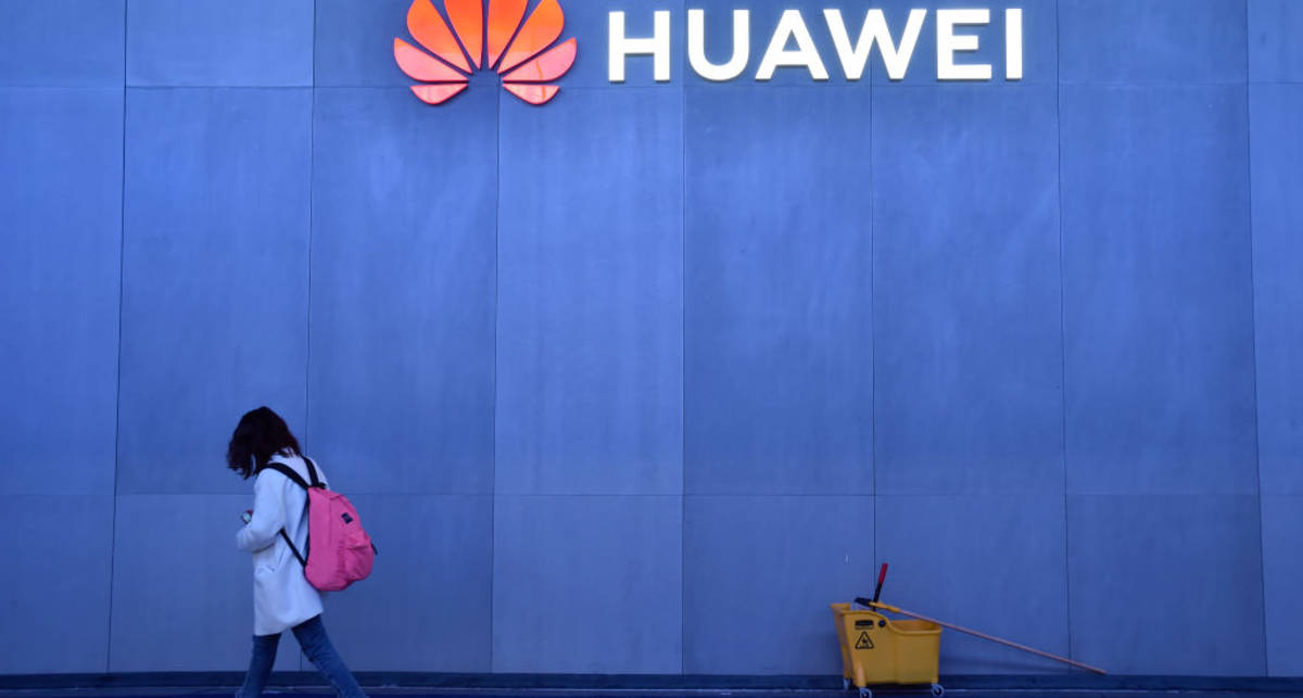 Huawei выпустит собственную операционную систему для замены Android и Windows