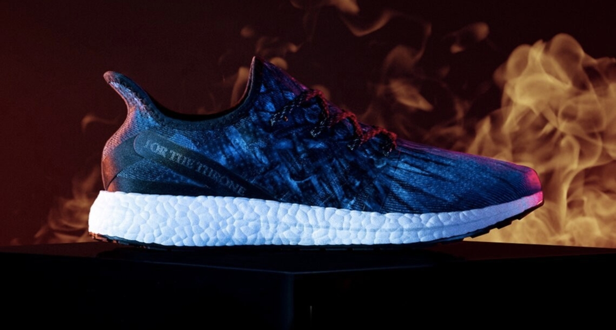 Кроссовки под цвет трона: Adidas создали обувь специально для поклонников 