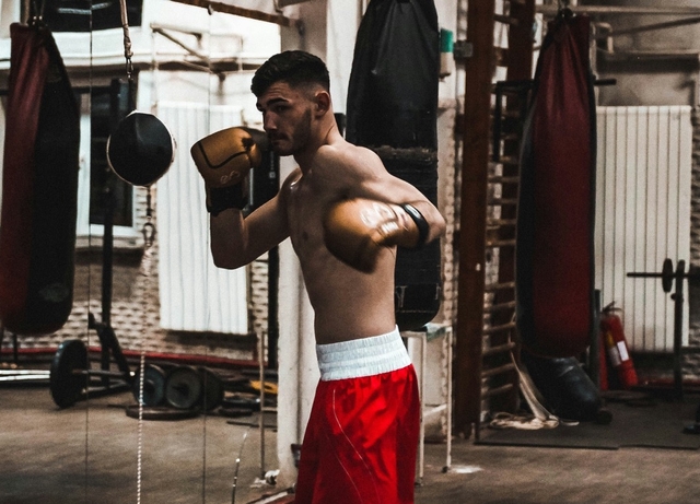 Топ-3 вправи з боксу, які можна сміливо включити у щоденне тренування