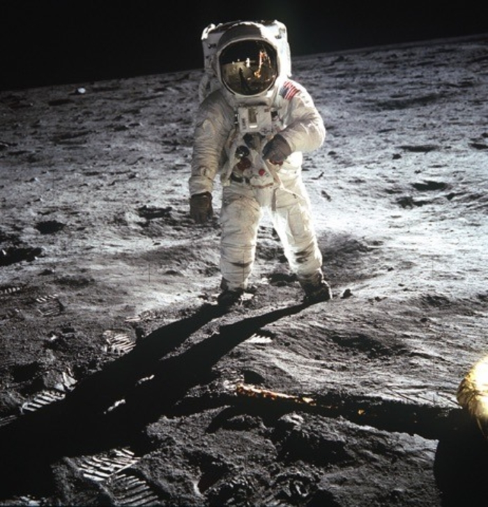 20 июля 2019 Discovery и Science Channel отмечают посадку «Аполлон-11» на Луну