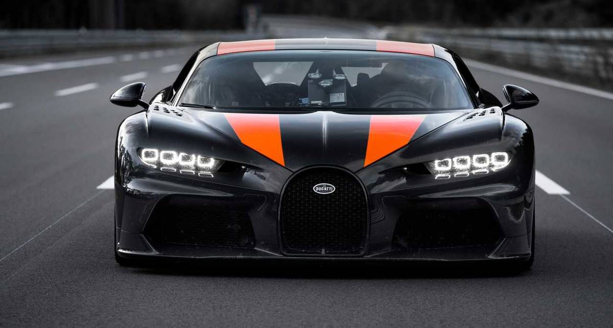 Рекорд побит: Bugatti Chiron разогнался почти до 500 км/ч