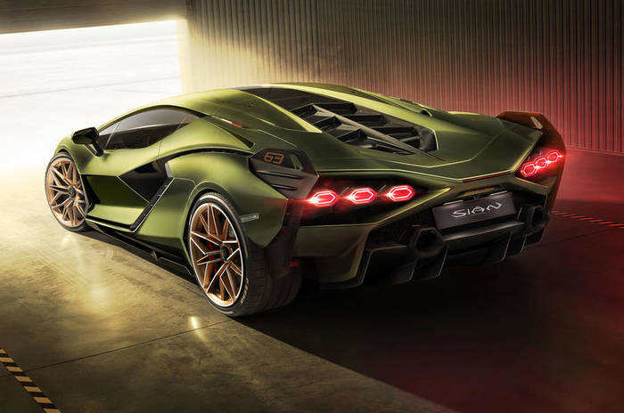 Lamborghini Sian привлекателен и быстр