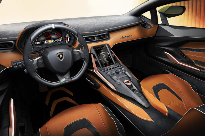 Lamborghini Sian привлекателен и быстр