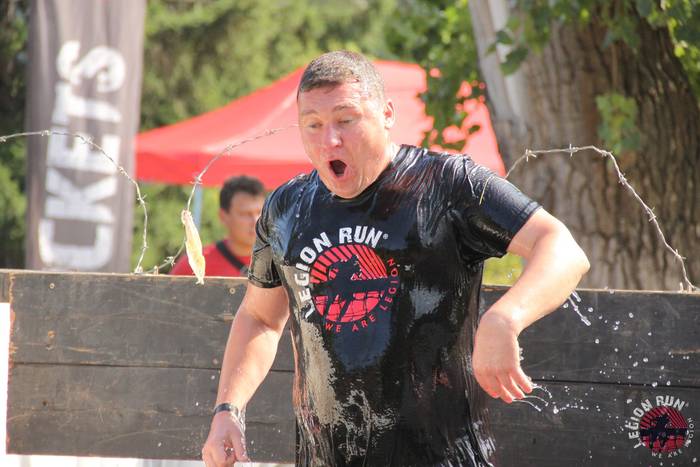 Судя пол выражению лица, вода в бассейне Legion Run Kyiv 2019 была «приятной»