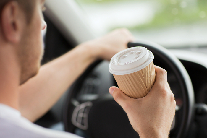 Как не уснуть за рулем — пей кофе: медленно и не торопясь