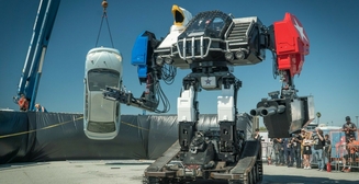 Настоящий боевой робот: в США продают гигантского трансформера с аукциона