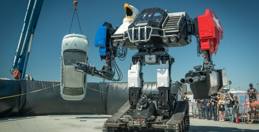 Настоящий боевой робот: в США продают гигантского трансформера с аукциона