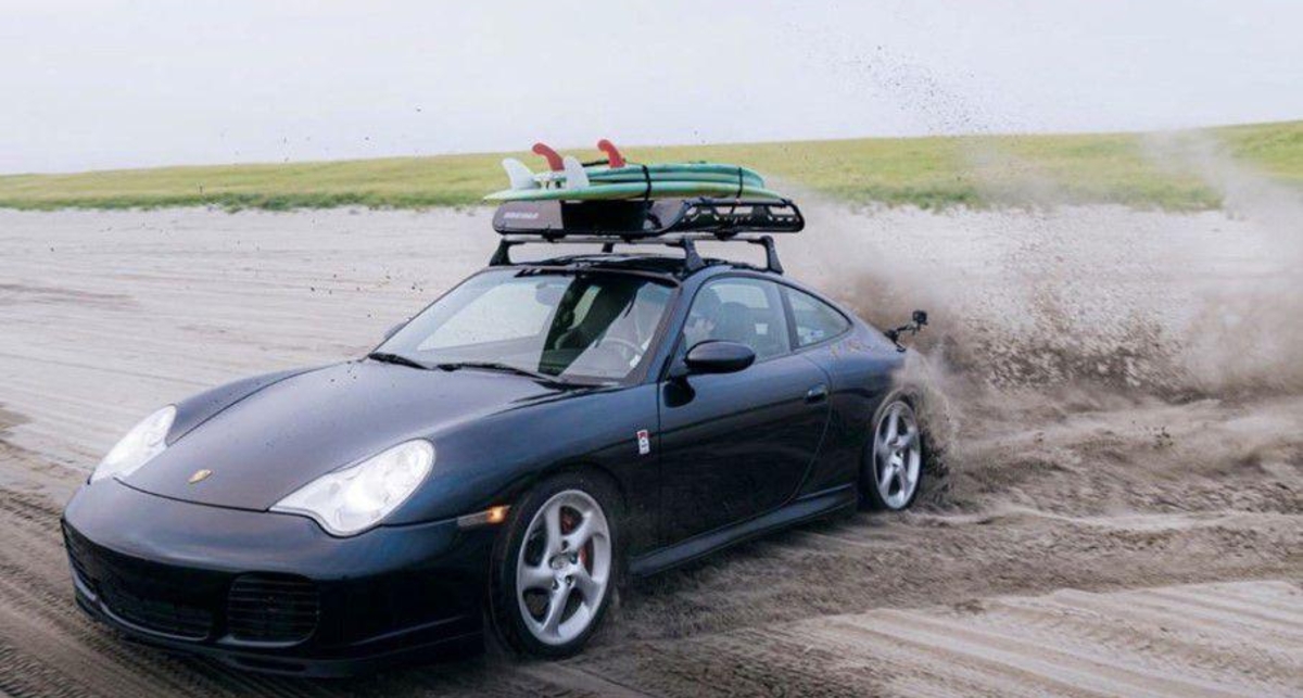 Дом на колесах: Porsche 911, переделанный в туристический автомобиль