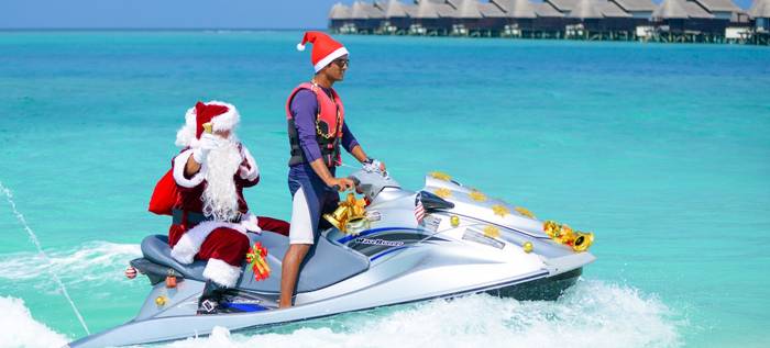 Так на Мальдивах приезжает Санта