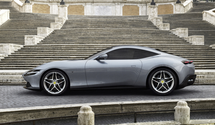 Купе Ferrari Roma - переднемоторное