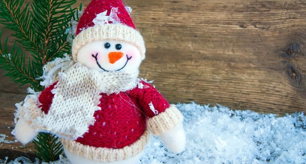 Из чего можно сделать снеговика своими руками. 12 неожиданных идей! Фото