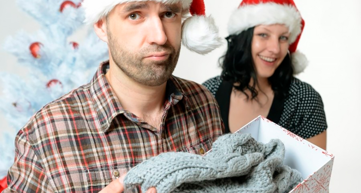 Носки, фотоальбомы и календари: 10 худших новогодних подарков