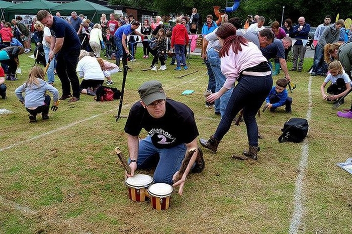 Заклинание червей - один из самых странных английских фестивалей