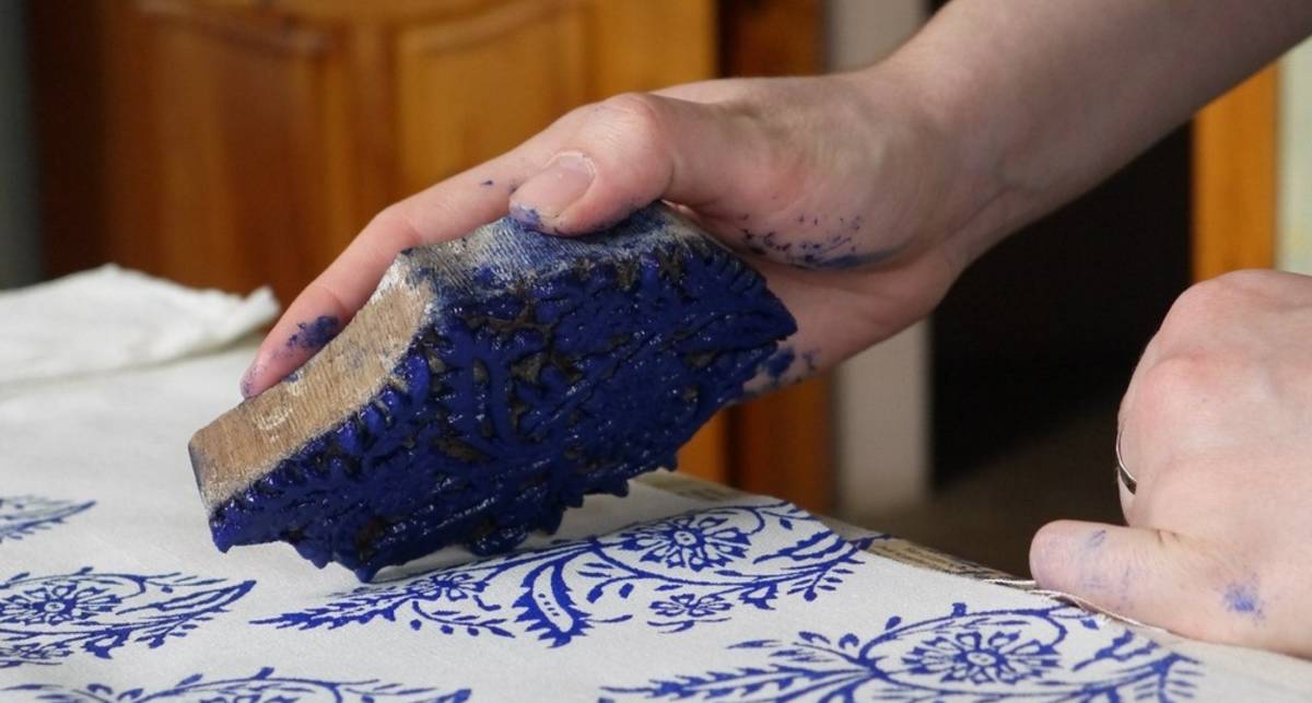Самый «мужской» лайфхак: как украсить ткань при помощи стемпинга