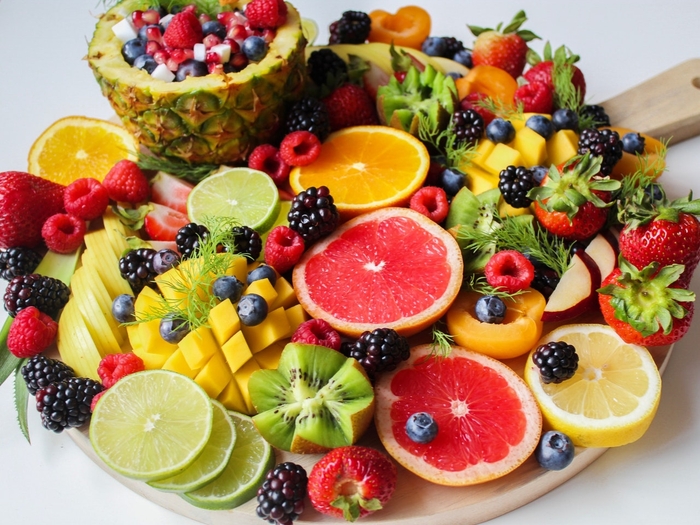 Включи в свой рацион побольше фруктов - это поможет сократить количество потребляемого сахара