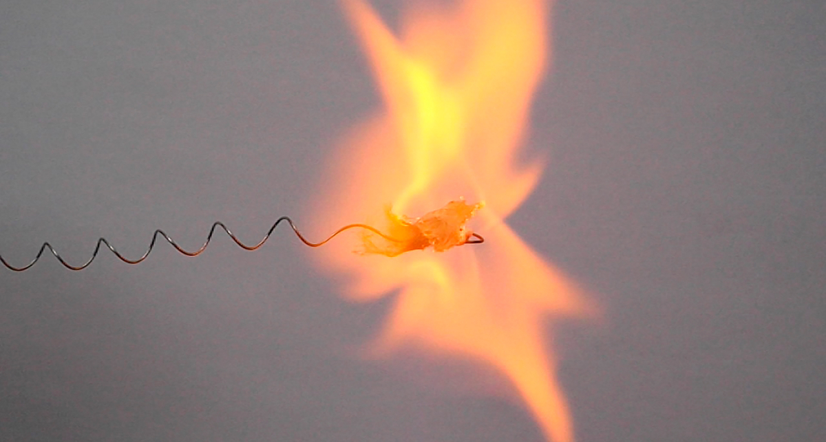 Взрывоопасный эксперимент: как при помощи кальция добыть свет