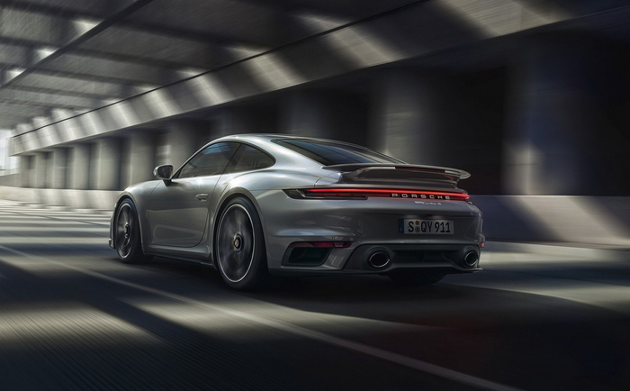 Porsche 911 Turbo нового поколения. Традиционно полноприводный