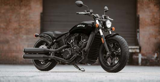 Зловещий индеец: идеально черный мотоцикл 2020 Indian Scout Bobber Sixty