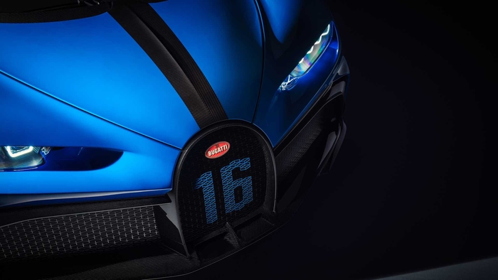 Под капотом Bugatti Chiron Pur Sport 2020 по-прежнему восьмилитровый W16