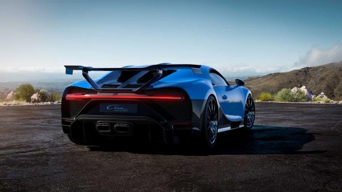 Bugatti Chiron Pur Sport 2020 — вероятно, самая маневренная и бескомпромиссная машина