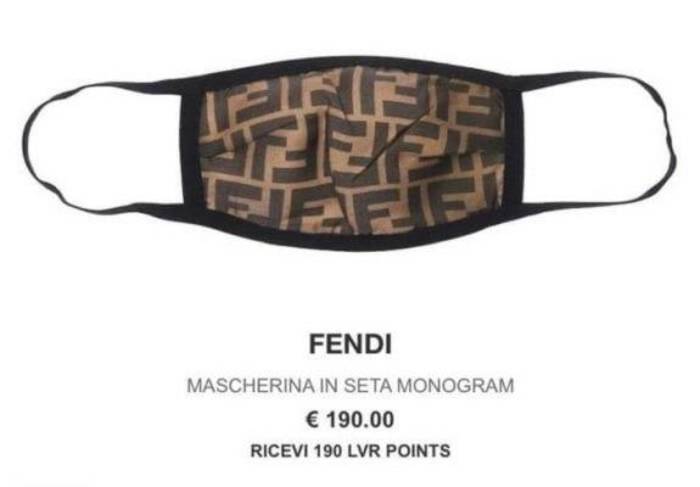 Модная повязка от Fendi. Защитит от вирусов по-богатому