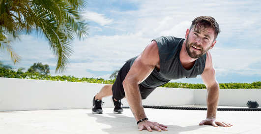 Как закалялся Тор: тренировки Криса Хемсворта с собственным весом