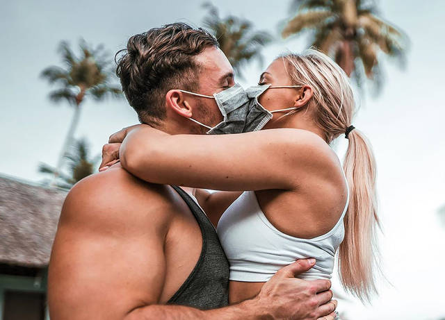 Секс во время эпидемии коронавируса: правила безопасности от ученых