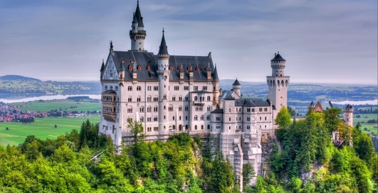 Как попасть в сказку: 10 самых красивых замков с богатой историей