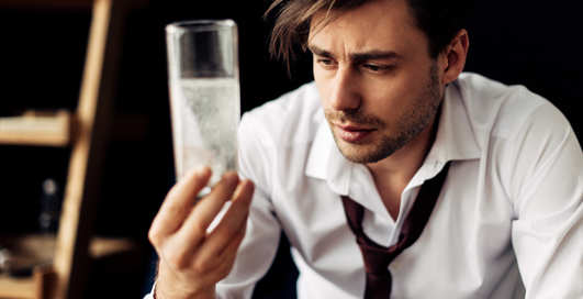 Как и когда правильно пить воду: мужские правила