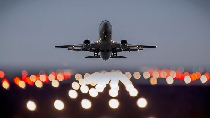 Если самолеты кружат над аэропортом, значит, нет свободных мест