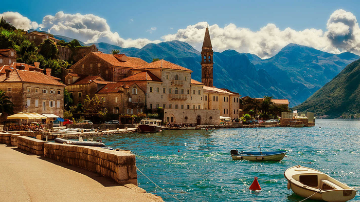 Черногория - одна из первых стран, которые примут туристов после снятия карантина