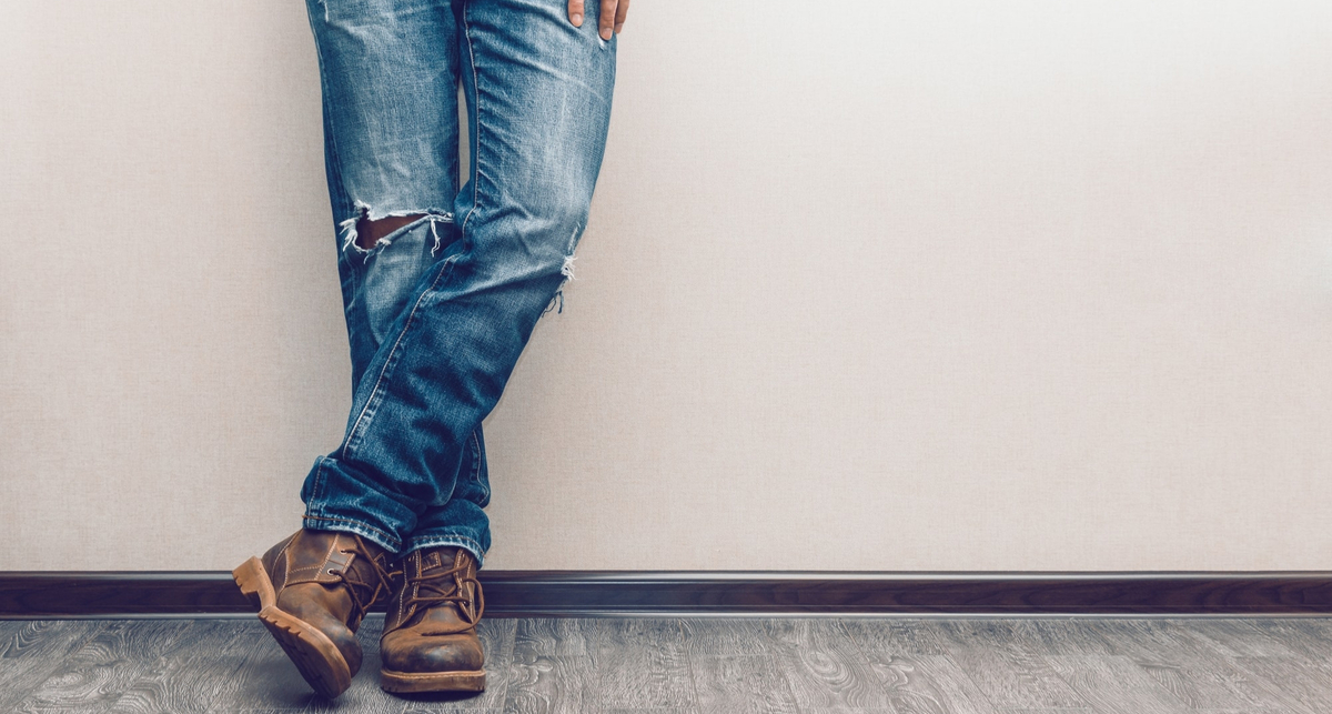 Как правильно сделать дырки в джинсах: мужская инструкция