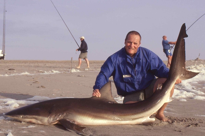 Рыбалка на акул в Намибии - трофейная, придется рыбку отпустить