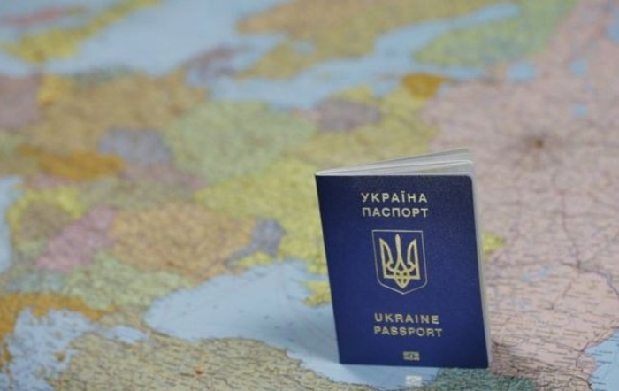 Паспорт и оффлайн-карты — must have для путешествий по Украине