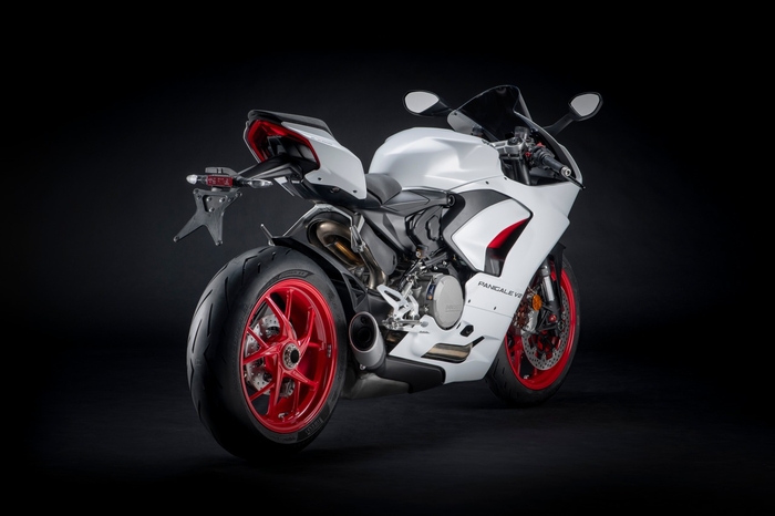 Шасси Ducati Panigale V2 — монококовая карбоновая рама от V4