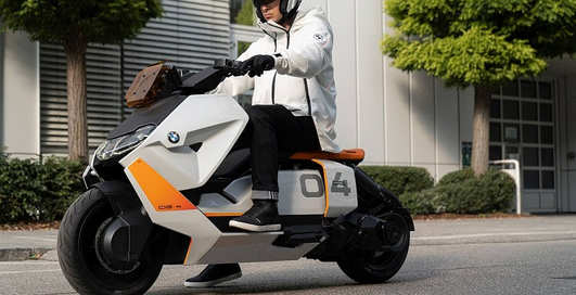 BMW розпочала масове виробництво електроскутерів