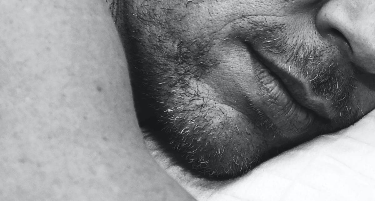 Почему ты должен спать голым: 6 мужских причин