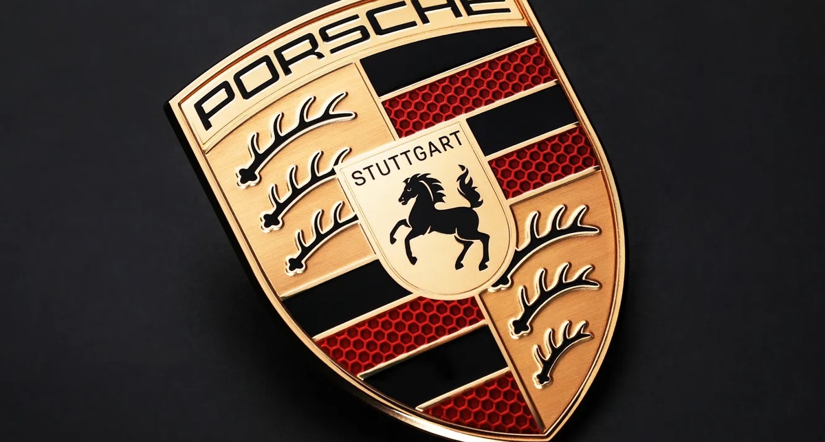 Porsche представила новый логотип после трех лет разработки: поклонники марки в недоумении