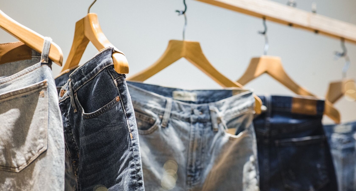 Топовые тренды джинсов на лето: советы по выбору и стильным сочетаниям