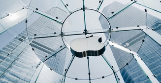 Apple разрабатывает складной iPhone, который должен стать самым тонким среди конкурентов