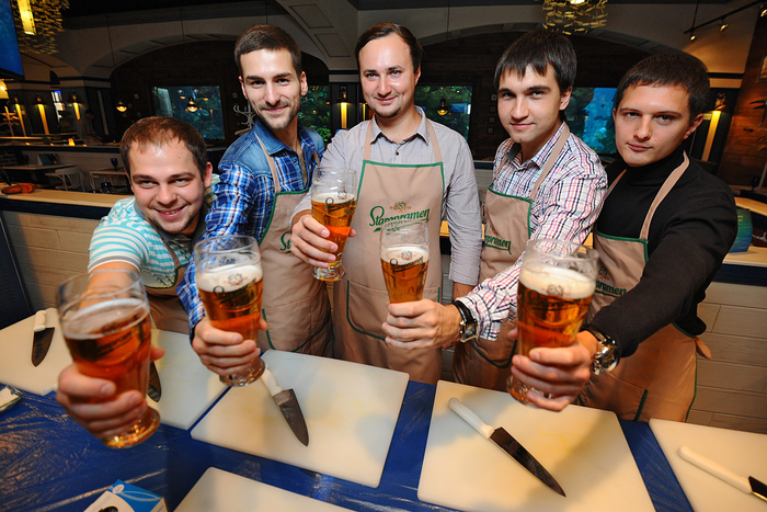 Мастер-классы Staropramen: Тушеные ребрышки и яблочный штрудель Мастер-классы Staropramen: Тушеные ребрышки и яблочный штрудель