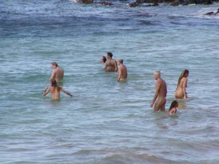 Отдыхаем по-мужски: ТОП лучших пляжей с нудистками