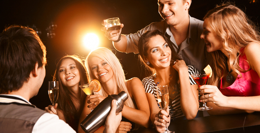 Спиртное за копейки: как дешево напиться в баре