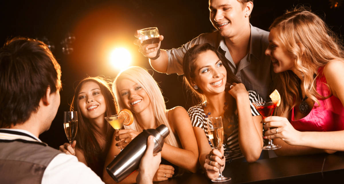 Спиртное за копейки: как дешево напиться в баре