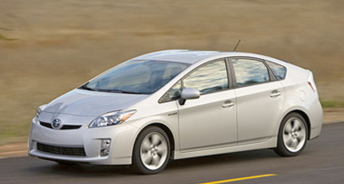 Toyota выпустит под брендом Prius целую линейку авто
