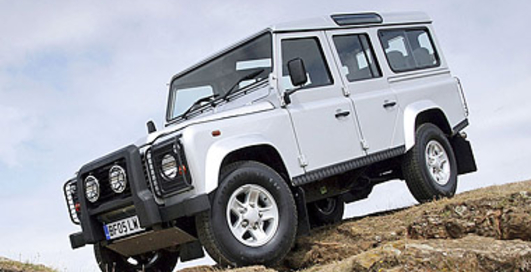 Обновленный Land Rover Defender представят в 2012 году