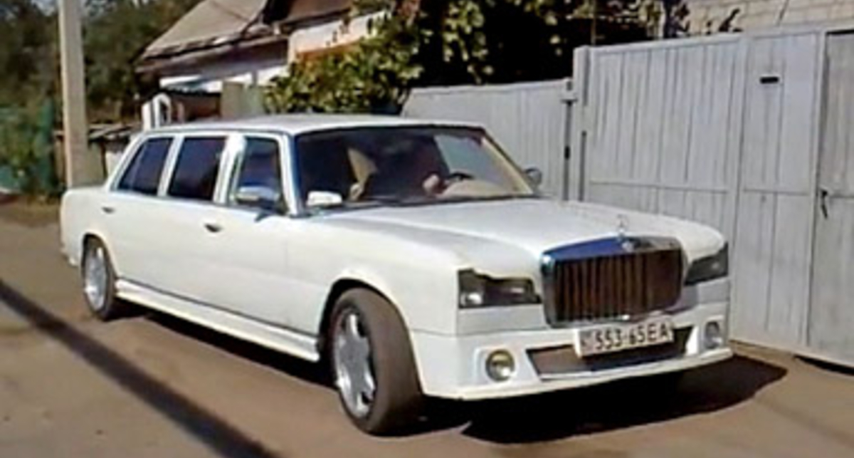 Украинец сделал лимузин из холодильников