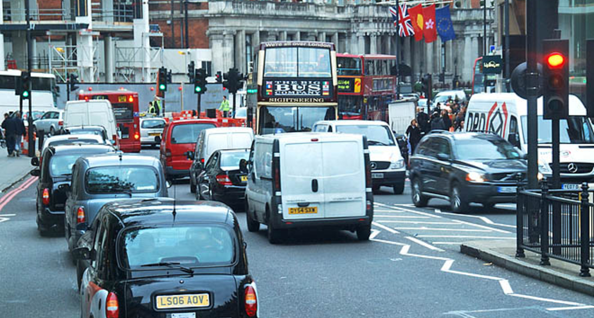 Британцев склонят к электрокарам деньгами