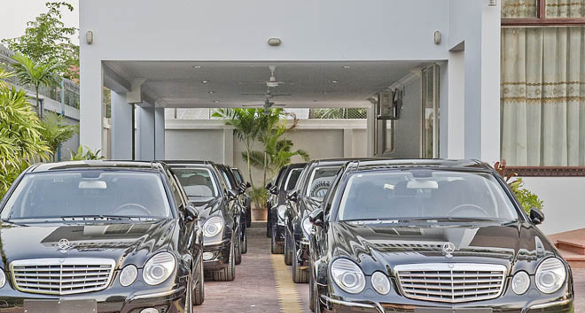 Чиновников обвинили в «прожорливости»